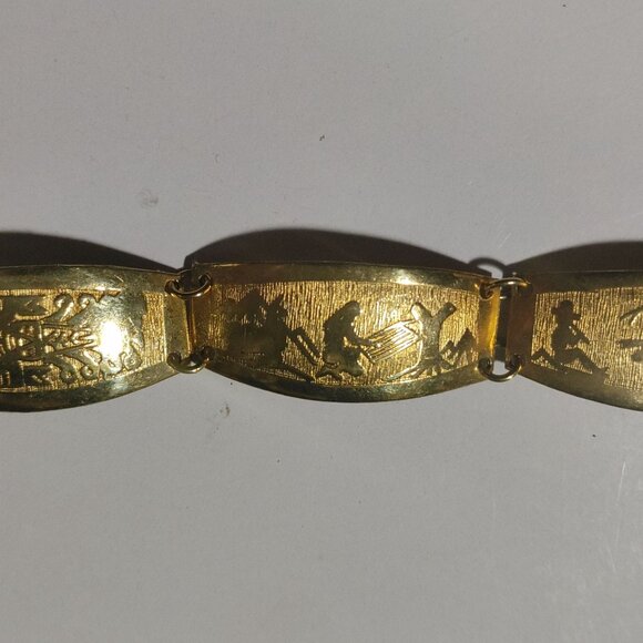Vintage Peruvian Gold Toned Bracelet Storytelling Engravings Hook Closure - Picture 5 of 9